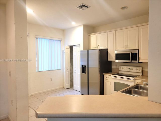 2513 Stockbridge Sq SW, Vero Beach, FL 32962