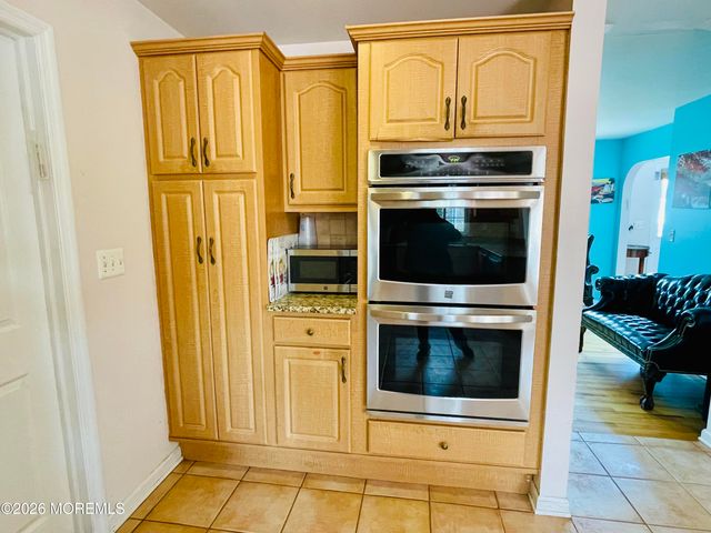 405 Lawrence Avenue, Oakhurst, NJ 07755