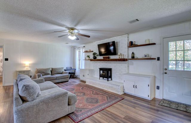 38 Country Wood Street, Cabot, AR 72023