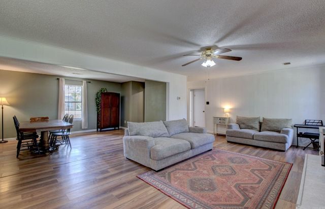 38 Country Wood Street, Cabot, AR 72023