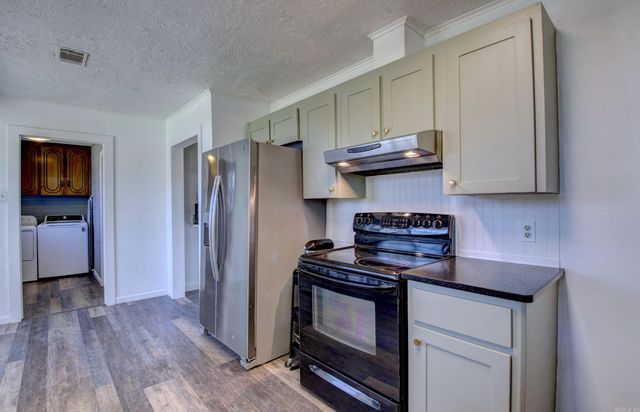 38 Country Wood Street, Cabot, AR 72023