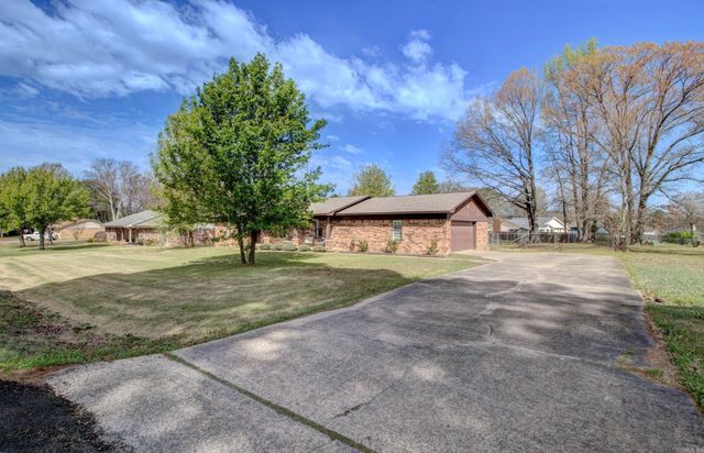 38 Country Wood Street, Cabot, AR 72023
