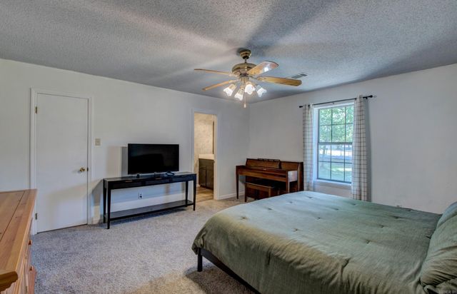 38 Country Wood Street, Cabot, AR 72023