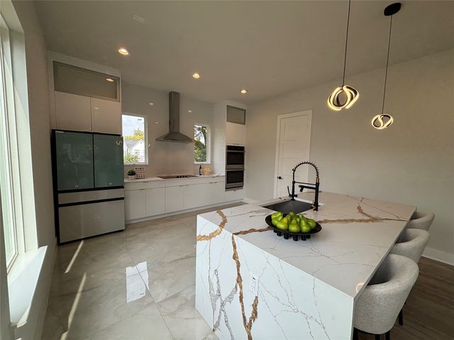 918 Duluth Street, Dallas, TX 75212