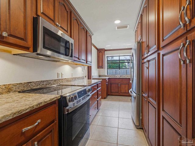 2636 Tinosa Cir, Pensacola, FL 32526