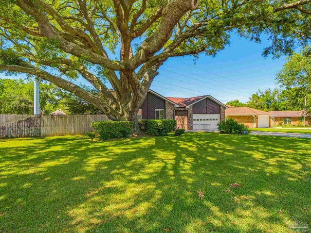2636 Tinosa Cir, Pensacola, FL 32526