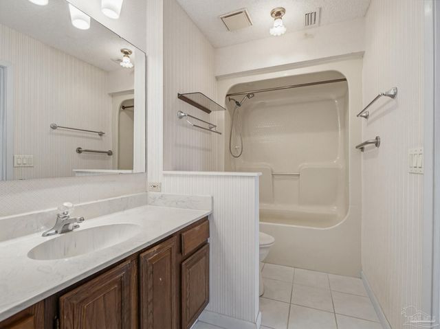2636 Tinosa Cir, Pensacola, FL 32526