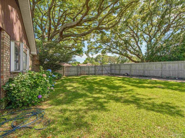 2636 Tinosa Cir, Pensacola, FL 32526