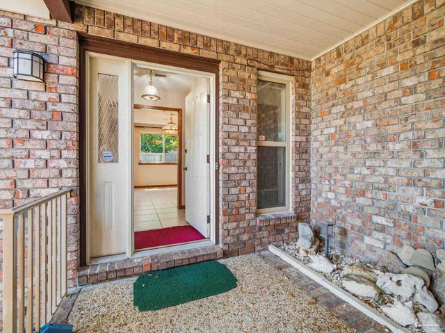 2636 Tinosa Cir, Pensacola, FL 32526
