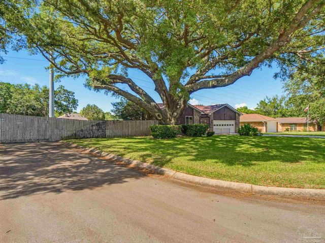 2636 Tinosa Cir, Pensacola, FL 32526