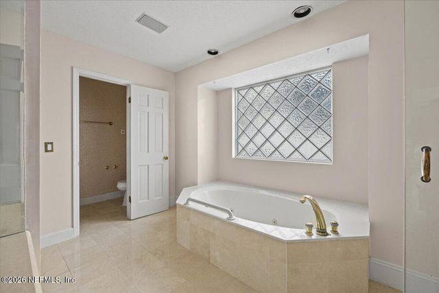 5043 MARINERS POINT Drive, Jacksonville, FL 32225