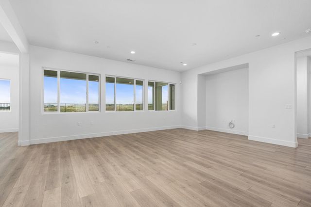 8198 Iron Creek Drive, Friant, CA 93626