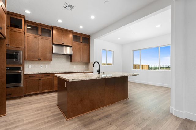 8198 Iron Creek Drive, Friant, CA 93626