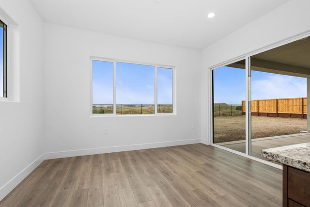 8198 Iron Creek Drive, Friant, CA 93626