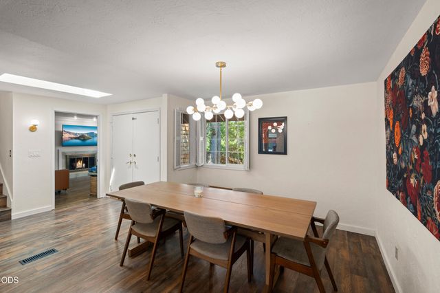 521 Sunrise Avenue, Medford, OR 97504