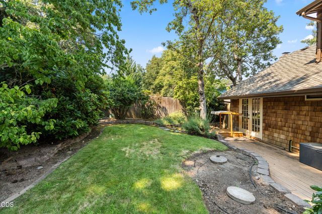521 Sunrise Avenue, Medford, OR 97504