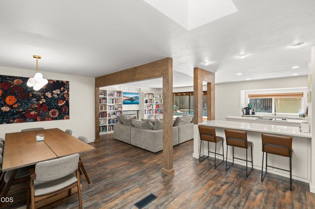 521 Sunrise Avenue, Medford, OR 97504