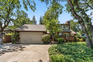 521 Sunrise Avenue, Medford, OR 97504