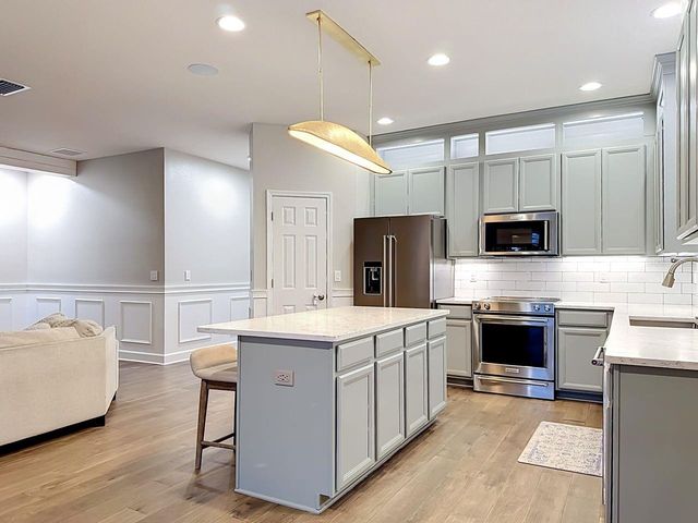 10445 FLAGSTAFF FALLS AVENUE, Riverview, FL 33578