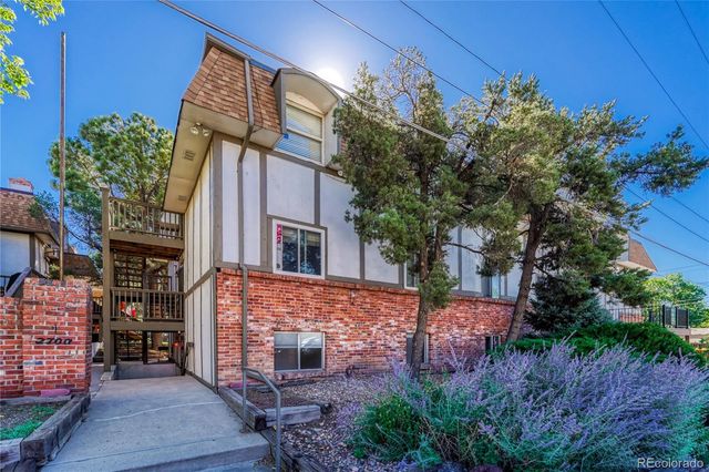 2700 S Holly Street 100, Denver, CO 80222