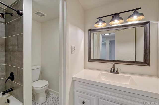 2700 S Holly Street 100, Denver, CO 80222