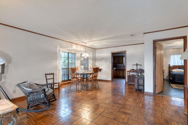 518 W Prairie Lea ST, Lockhart, TX 78644