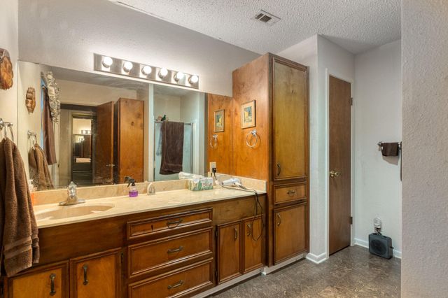 518 W Prairie Lea ST, Lockhart, TX 78644