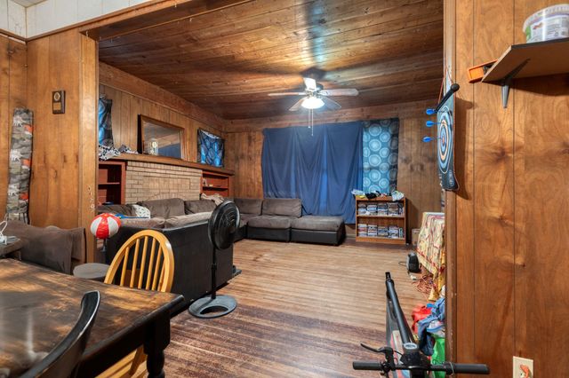 518 W Prairie Lea ST, Lockhart, TX 78644