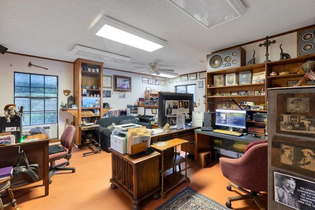 518 W Prairie Lea ST, Lockhart, TX 78644