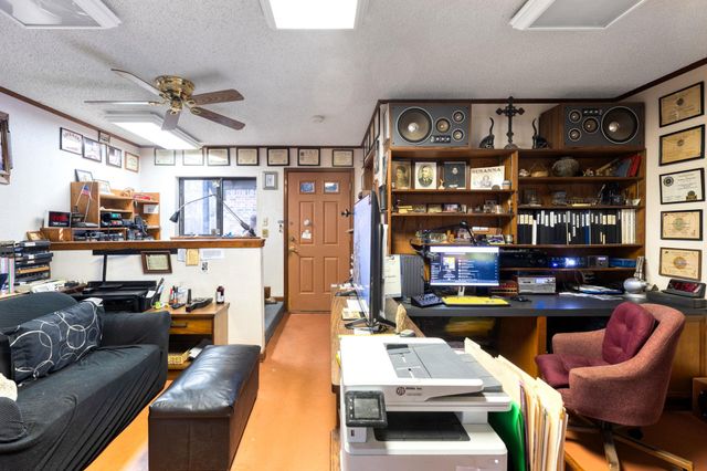 518 W Prairie Lea ST, Lockhart, TX 78644