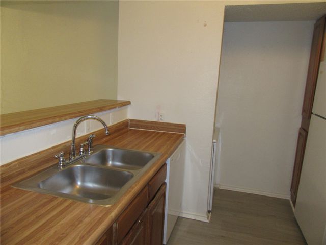 13211 Emily Road 1211, Dallas, TX 75240