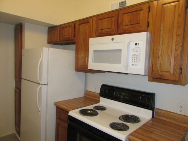 13211 Emily Road 1211, Dallas, TX 75240