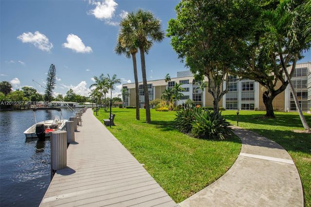 2970 NE 16th Ave 208, Oakland Park, FL 33334