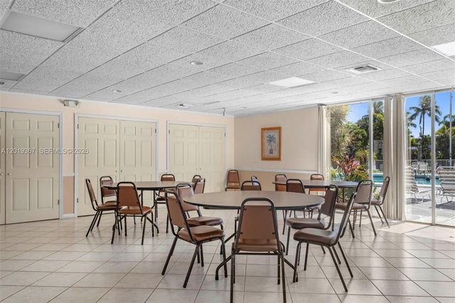 2970 NE 16th Ave 208, Oakland Park, FL 33334