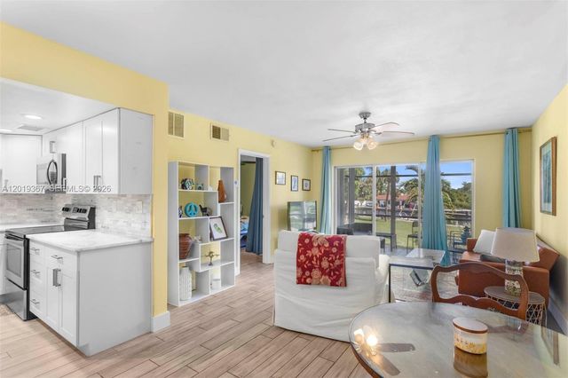 2970 NE 16th Ave 208, Oakland Park, FL 33334