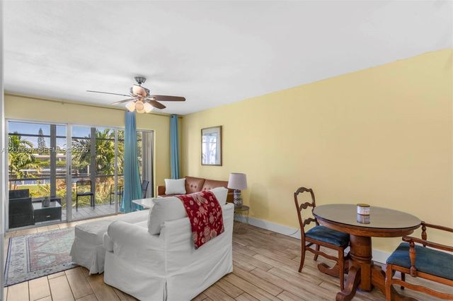 2970 NE 16th Ave 208, Oakland Park, FL 33334