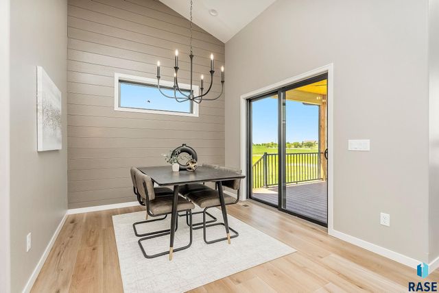 405 N Sunshine Ave Avenue, Brandon, SD 57005