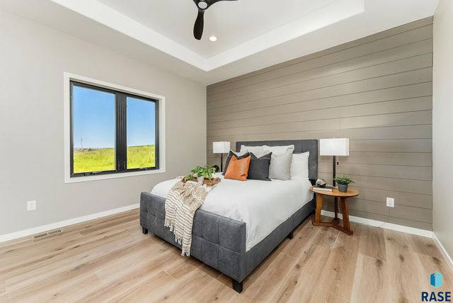 405 N Sunshine Ave Avenue, Brandon, SD 57005