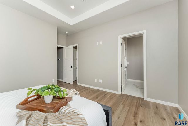 405 N Sunshine Ave Avenue, Brandon, SD 57005