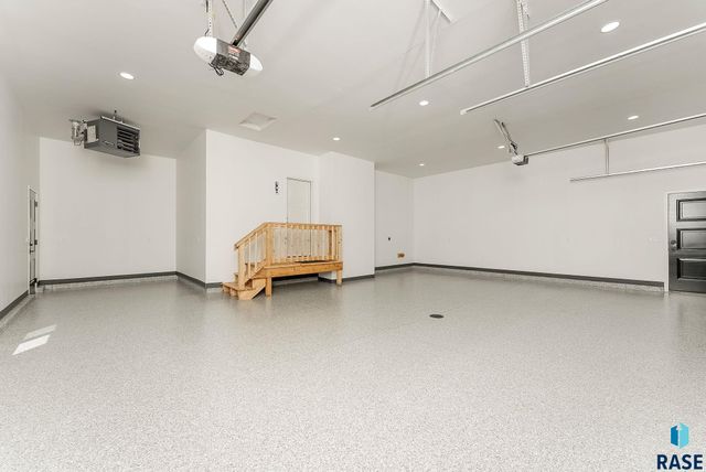 405 N Sunshine Ave Avenue, Brandon, SD 57005