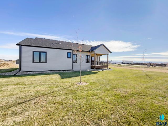 405 N Sunshine Ave Avenue, Brandon, SD 57005