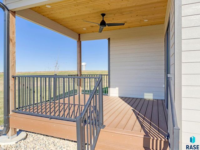 405 N Sunshine Ave Avenue, Brandon, SD 57005