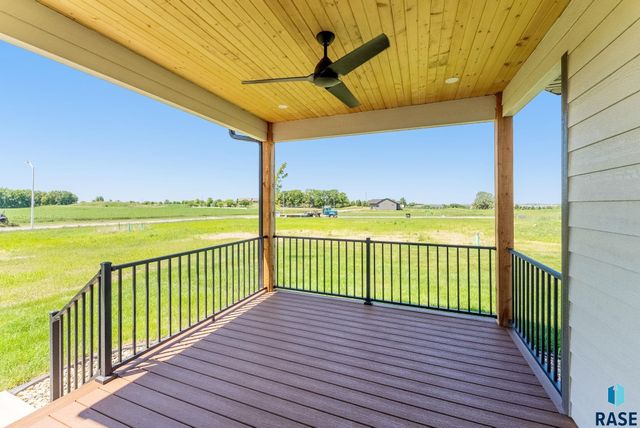 405 N Sunshine Ave Avenue, Brandon, SD 57005