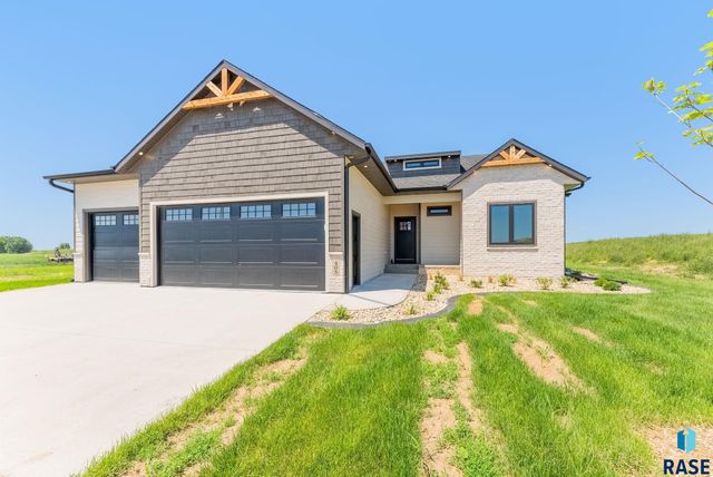 405 N Sunshine Ave Avenue, Brandon, SD 57005