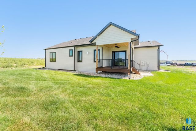 405 N Sunshine Ave Avenue, Brandon, SD 57005