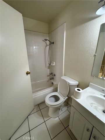 989 W Sierra Madre, Azusa, CA 91702