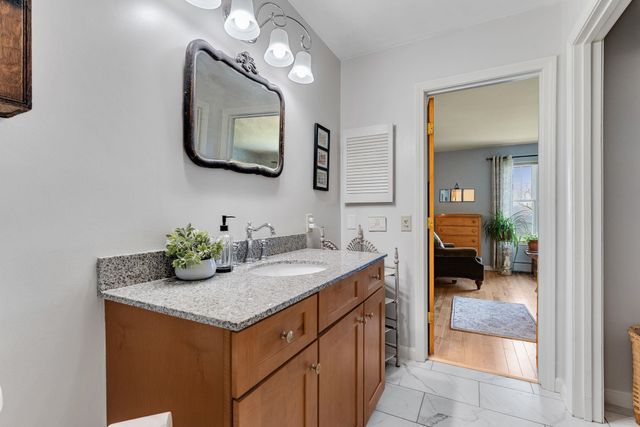 27 Northshore Drive, Burlington, VT 05401