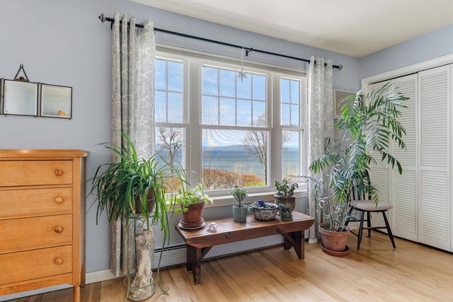 27 Northshore Drive, Burlington, VT 05401
