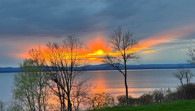 27 Northshore Drive, Burlington, VT 05401