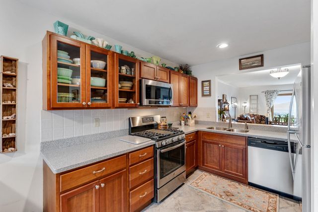27 Northshore Drive, Burlington, VT 05401